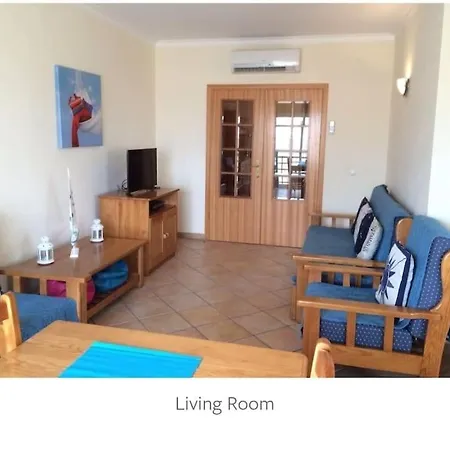2-bed 5-min Walk To Shared Pool Free Parking *