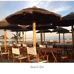 아파트 2-Bed Apartment 5-Min Walk To Cabanas Beach Shared Pool Free Parking *