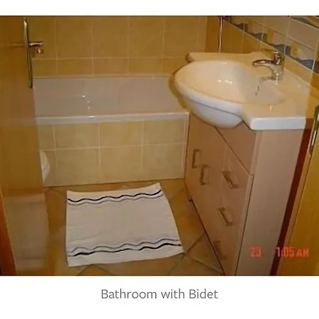 Daire 2-bed 5-min Walk To Shared Pool Free Parking Tavira