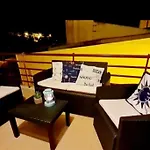 2-bed 5-min Walk To Shared Pool Free Parking *